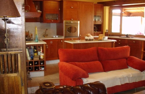 Porto do Barqueiro Cottage | Lovely country house with garden by the sea in Rías Altas