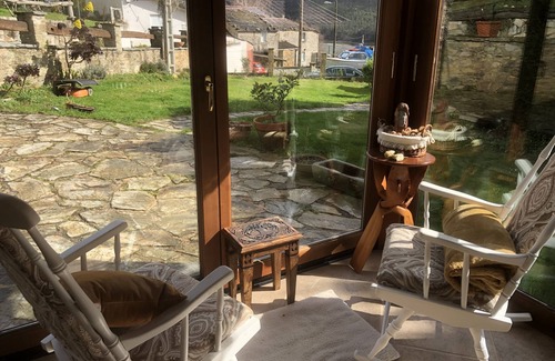 Porto do Barqueiro Cottage | Lovely country house with garden by the sea in Rías Altas