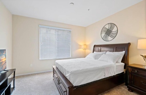 Orange Apartment | Lovely & coxy 2BR/2BA! 5MIN to Disney!