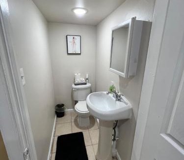 Almont Apartment | Lovely Cozy 3 king bedroom, 5 mins EWR Airport