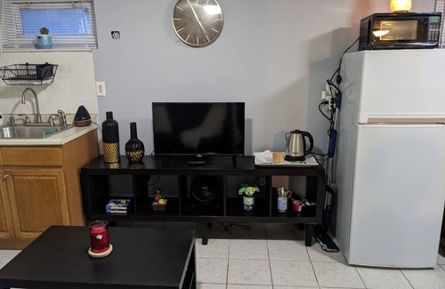 North Arlington Apartment | Lovely, Cozy and Charming 1BD Basement Apartment