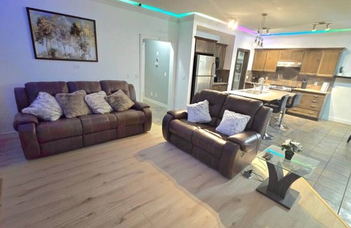 Cochrane House | Lovely & Cozy Home Near BANFF! Ski and Hike!