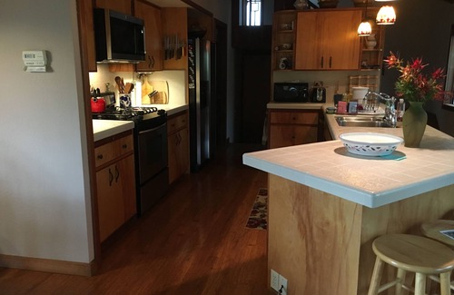 Mendocino House | Lovely Craftsman light filled 2 bedroom 2 bath house in Mendocino