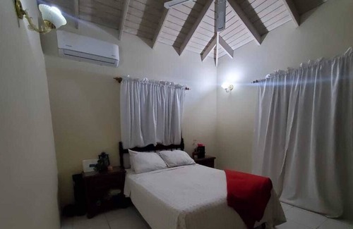 Saint John Parish House | Lovely Creative Getaway in the Heart of Paradise