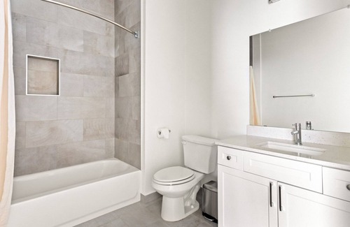 Palms Apartment | Lovely Culver City 2BR w/ W/D, Gym & Pool, walk to TJ, by Blueground