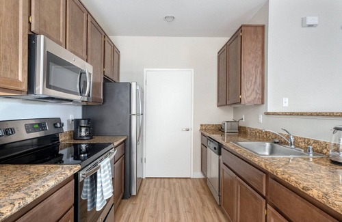 Sunnyvale West Apartment | Lovely Cupertino 1BR w/A/C, Gym & W/D, nr Shops, by Blueground