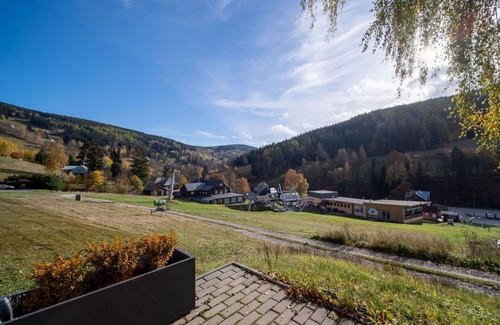 Velka Upa Apartment | Lovely apartment for 4 people with WIFI, TV, terrace, pets allowed, panoramic view and parking