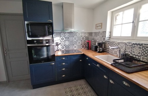 La Rochefoucauld House | Lovely detached apartment in country house