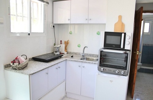 San Fulgencio Villa | Lovely Detached House Near Amenities, WIFI, Sat TV, Aircon, perfect for families