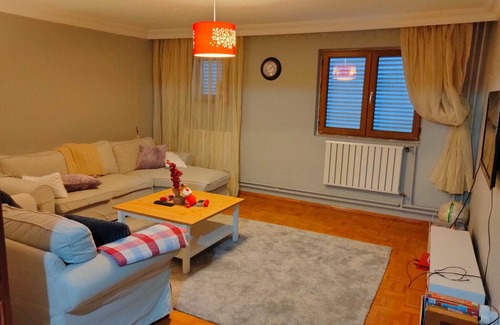 Koru Mahallesi House | lovely district, family run house, cozy 1+1, near to metro station.