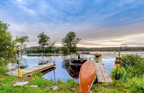 Crystal Beach House | Lovely dog-friendly home with lake access, grill, kayak, canoe, and fast WiFi