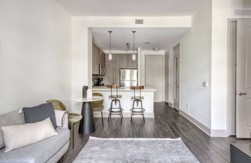 Doral Apartment | Lovely Doral 1 BR w/Gym & Pool, by Blueground