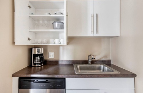 Lower Mills Apartment | Lovely Dorchester Lower Mills Studio w/Gym & W/D, by Blueground