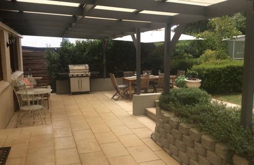 East Tamworth House | Lovely East Tamworth Home - Country Music Festival