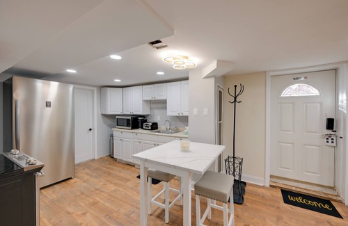 North Valley Stream Apartment | Lovely Elmont Apartment - Walk to Bus Stop!