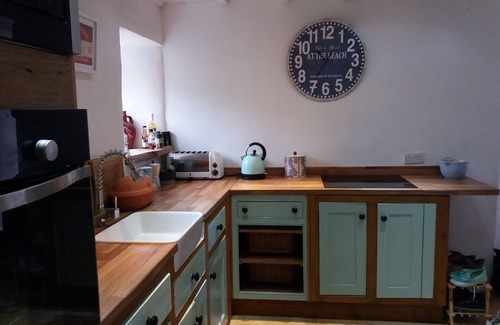 Cardigan Cottage | Lovely end of row character cottage with stunning views over the River Teifi