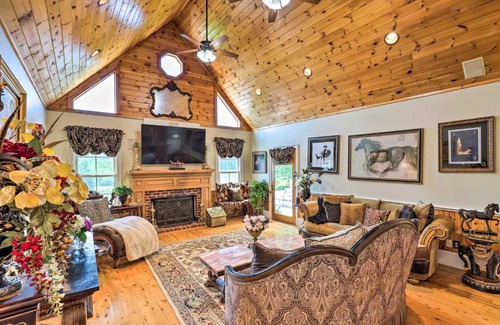Caroleen House | Lovely Equine Countryside Estate on 68 Acres