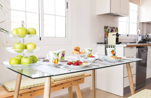 Arico Apartment | Lovely & Sunny Apartment Near Poris Beach