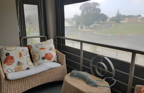 Flamingo Vlei Apartment | Lovely Family Holiday Apartment (JJ)