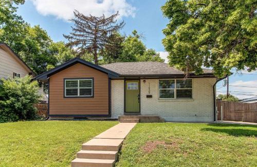 Northglenn House | Lovely family home in Northglenn with fenced yard and bonus room