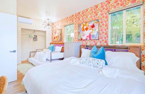 North Hills East House | Lovely Family Home Near Universal with Patio and Games