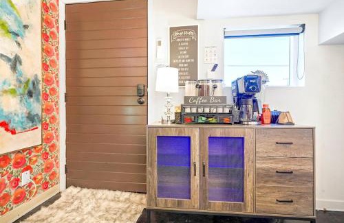 North Hills East House | Lovely Family Home Near Universal with Patio and Games