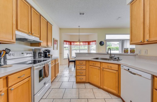 Fernandina Beach House | Lovely Family Home w/Lanai, 6 Mi to Amelia Island
