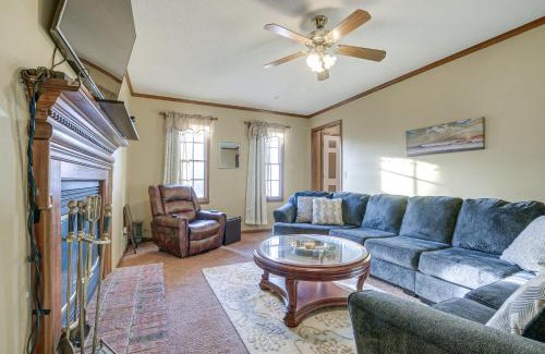 Fayetteville House | Lovely Fayetteville Home Deck and Fireplace!