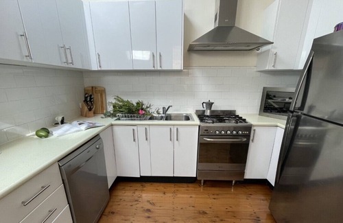 Cammeray House | Lovely federation home, close to shops and transport, and the city.