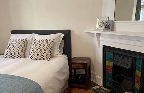 Cammeray House | Lovely federation home, close to shops and transport, and the city.