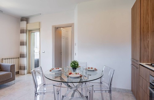 Aci Trezza Apartment | Lovely Flat with Balcony and Private Parking