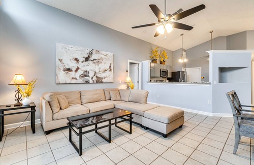 Lake Mary House | Lovely Florida Retreat w/Lanai: 5 Mi to Riverwalk