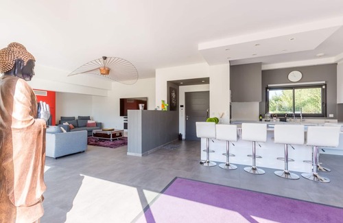 Le Puy-Sainte-Reparade House | Lovely House for your holidays. Pool, perfect place to discover famous PROVENCE