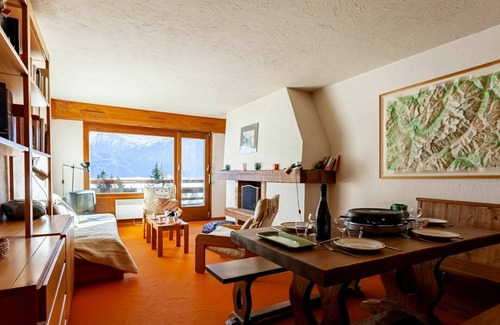 Le Bettex Apartment | Lovely apartment for 5 people with pool, WIFI, TV, balcony and parking
