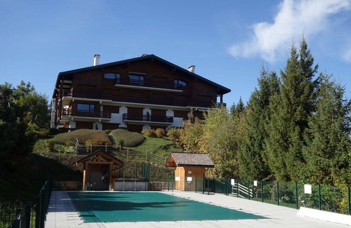 Le Bettex Apartment | Lovely apartment for 5 people with pool, WIFI, TV, balcony and parking