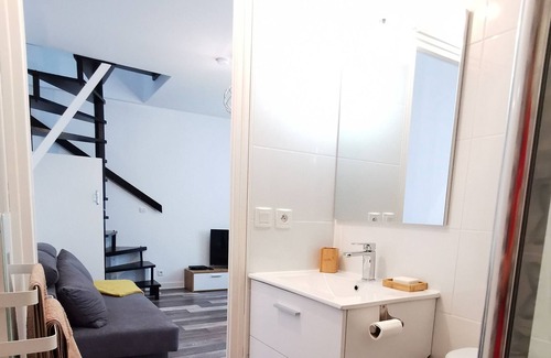Dol-de-Bretagne House | Lovely fully-equipped apartment house, quiet and bright, near Mont-Saint-Michel
