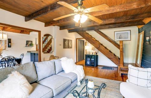 Benton House | Lovely Gilbertsville Cabin with Patio, 4 Mi to Water