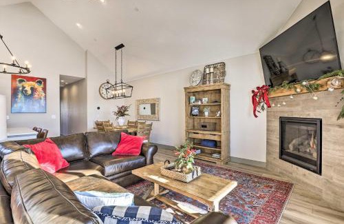 Grand Elk Ranch House | Lovely Granby Getaway with Deck and Mountain Views!