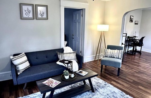 Old Irving Park House | Lovely Hidden Gem Near Downtown & Hospital