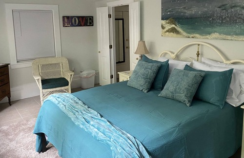 New Orleans Apartment | Lovely historic garden apt. in New Orleans in mid-city near park and bayou!