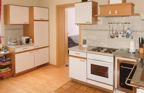 Loipersdorf-Kitzladen House | Lovely home in Loipersdorf-Kitzladen