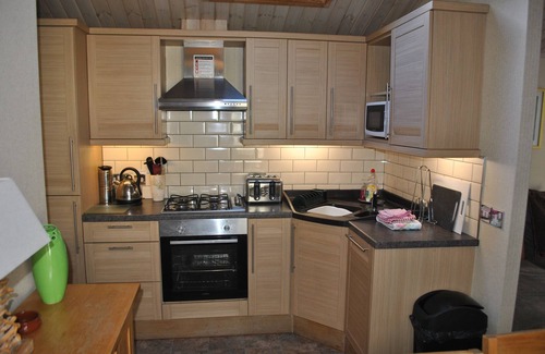 Troutbeck Bridge Cabin | Lovely Holiday Home in the Heart of the Lake District! 5 mins walk to the marina