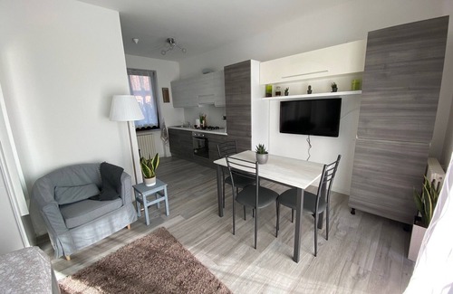 Porlezza Apartment | Lovely holiday flat with pool