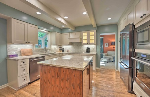 Holland House | Lovely Holland Home w/1 Mile to Lake Michigan!