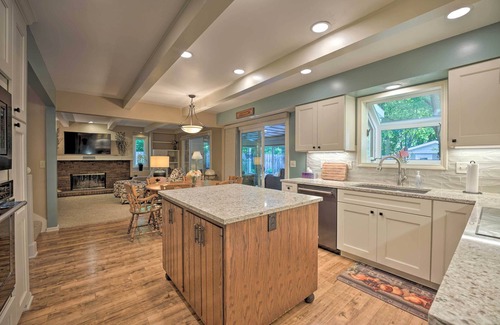 Holland House | Lovely Holland Home w/1 Mile to Lake Michigan!