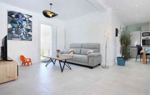 Saint-Meloir-des-Ondes House | Lovely Home In Saint-Méloir-Des-Ondes