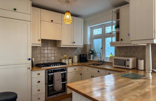 Strood House | Lovely Home 2 Parking Spaces | Castle & High St