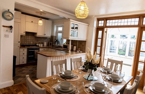 Strood House | Lovely Home 2 Parking Spaces | Castle & High St