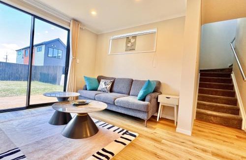 Hamilton Apartment | Lovely home, 3 bedrooms 4 beds, Close to hospital