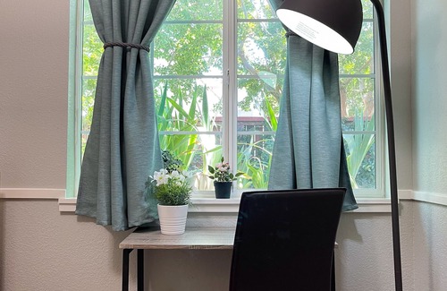 Davis House | Lovely home and garden 10 mins bike ride from UC Davis!